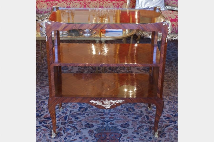 Table de Salon style Louis XV attribuée à Krieger||