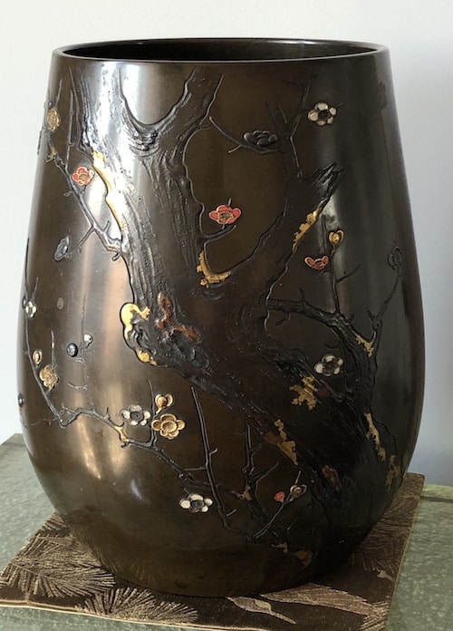 vase bronze Tora Tori