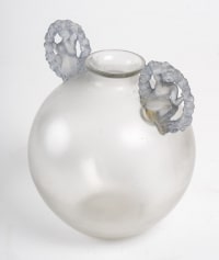 Vase « Ronsard » verre blanc anses patiné bleu de René LALIQUE