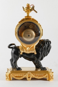 Rare Pendule dite « Au Lion Paisible » Fin XIXème Siècle