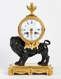Rare Pendule dite « Au Lion Paisible » Fin XIXème Siècle