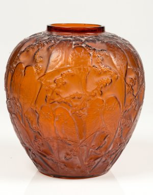 René Lalique  (1860-1945)  Vase &quot;Perruche&quot; Ambre