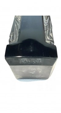 Flacon &quot;Ambre&quot; pour D&#039;Orsay verre noir patiné blanc de René LALIQUE