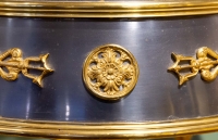 Paire de grandes lampes en bronze doré de style Louis XVI.