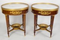 Paire de tables bouillottes de style Louis XVI.