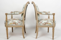 Pierre-Antoine Bonnemain Paire de fauteuils Directoire à dossiers renversés en bois laqué