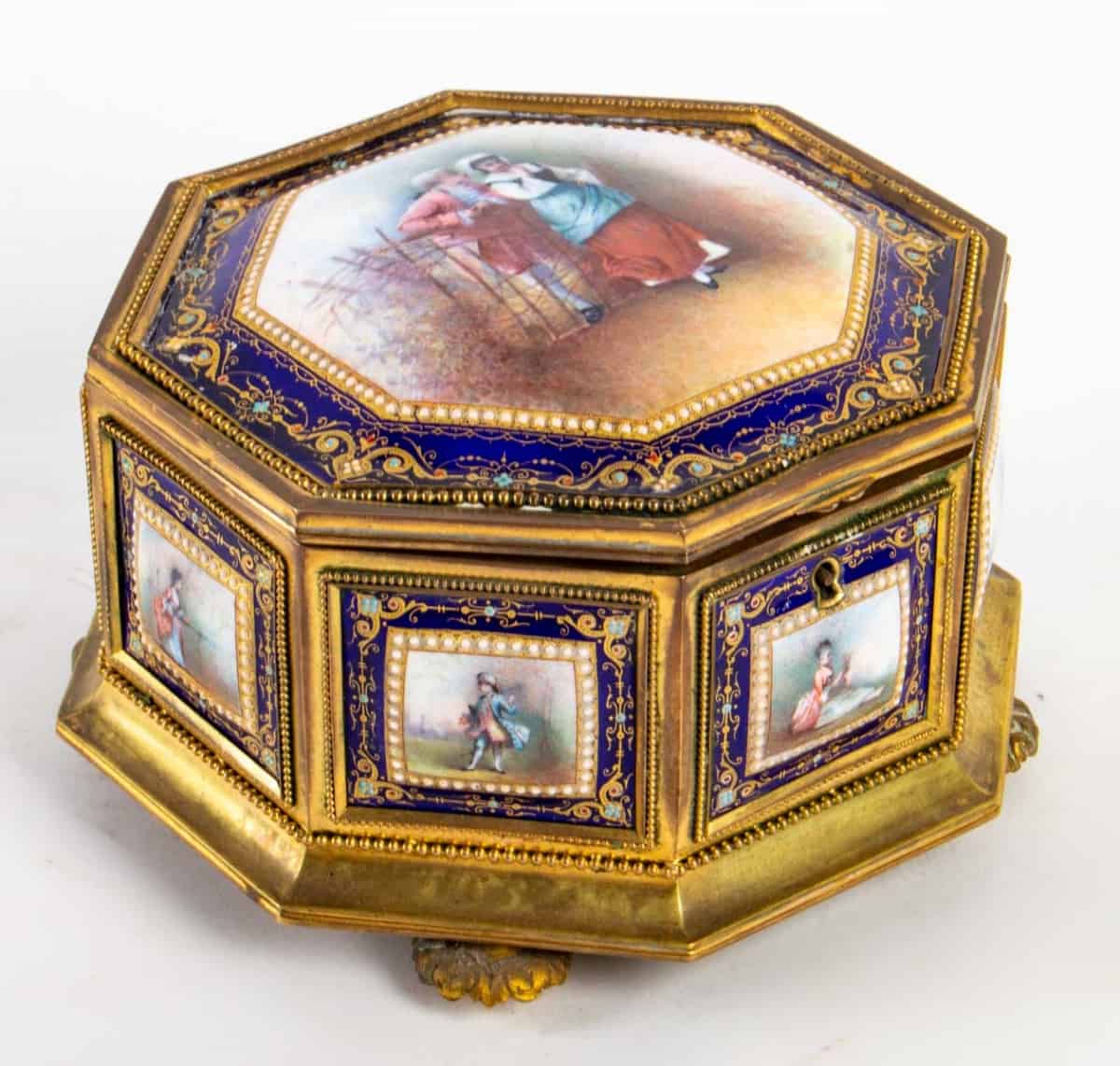 |Boîte en bronze doré et porcelaine, XIXème siècle||||||