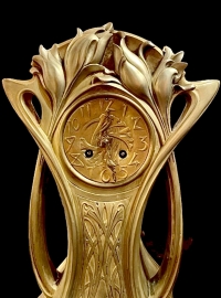 importante pendule art nouveau en bronze doré