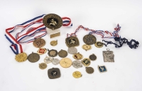Lot de 25 médailles de compétions sportives, XXème siècle.