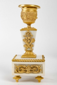 Garniture miniature en bronze doré et marbre blanc fin XIXème siècle