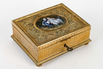 Boîte en bronze doré du XIXème siècle|||||||
