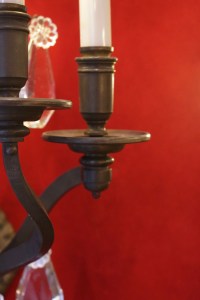 Paire d&#039;importantes appliques en bronze pâtiné et pampilles du XIXème siècle, 4 lumières.