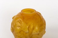 René LALIQUE (1860 - 1945) Vase FORMOSE Butterscotch