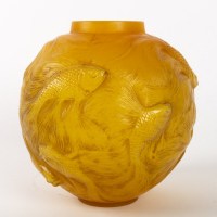 René LALIQUE (1860 - 1945) Vase FORMOSE Butterscotch