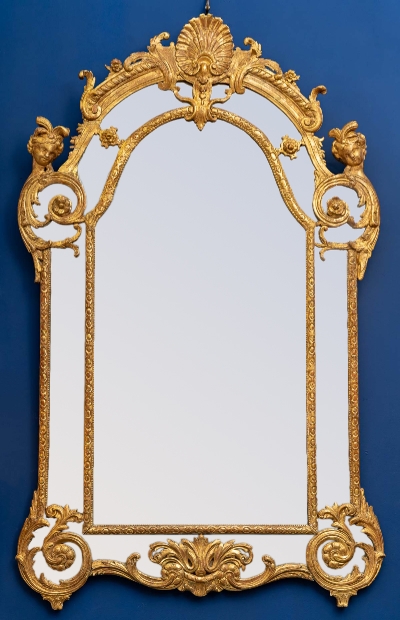 Grand miroir à parclose en bois sculpté et doré. Époque Régence|||||||