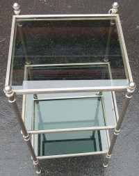 1970&#039; Bout de canapé carré 3 plateaux avec vitres teintées bleuté 32 X 32 cm