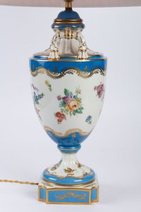 Lampe en porcelaine de Sèvres de style Louis XV 19e sicèle