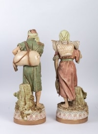 Vendeur d’eau et femme revenant de la pêche, Royal Dux Bohemia, première moitié XXème