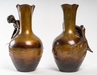 Paire de vases en régule avec des personnages, XIXème siècle