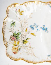 &quot; Tartineur &quot;fleuri en porcelaine de Paris, XIXème siècle