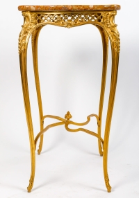 Guéridon en bronze doré et ciselé de style Louis XV rocaille