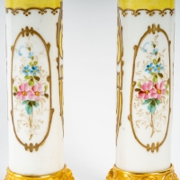Paire de soliflore en porcelaine, XIXème siècle