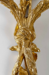 Paire de grandes appliques Pampres et Passementerie en bronze ciselé et doré d’après Quentin-Claude Pitoin