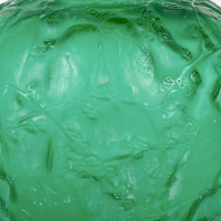 Vase &quot;Perruches&quot; verre vert émeraude patiné blanc de René LALIQUE