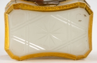 Boîte en opaline blanche émaillée du XIXème siècle