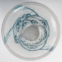 Vase &quot;Mûres&quot; verre blanc patiné bleu de René LALIQUE
