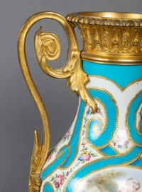 Vase style Sèvres,  Louis XVI