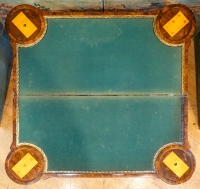 Table à Jeux En Marqueterie. XVIII ème Siècle.
