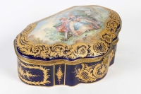 Boîte en porcelaine, monture en bronze, XIXème siècle, Napoléon III