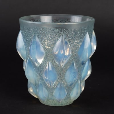 Vase « Rampillon » verre opalescent patiné vert de René LALIQUE||||||
