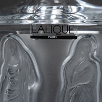 Lalique France, Carafe à Whisky Modèle &quot;Femmes  Antique&quot; crée par Marc Lalique