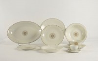 Jean LUCE (1895-1964) Partie de service de table en porcelaine blanche