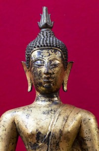 Bouddha en bronze doré position &quot;Prise de la terre à témoin&quot; Laos 18e siècle