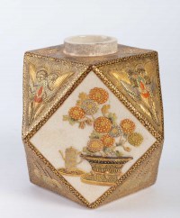Petit vase en faïence de Satsuma époque Meiji 19e siècle