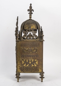 Pendule cloche du XVIIIème siècle, mouvement signé par Huy Angers.