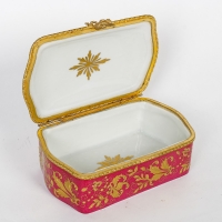 Coffret à bijoux en porcelaine fin XIXème siècle