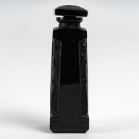 Flacon &quot;Ambre&quot; en verre noir de René LALIQUE pour D&#039;Orsay