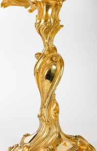 Importants candélabres en bronze doré et ciselé à 4 bras, style Rocaille Louis XV. Époque Napoléon III