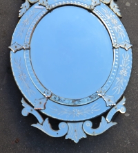 1880 Miroir Venise Ovale avec Fronton