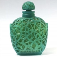Flacon &quot;Le Jade&quot; verre vert jade de René LALIQUE pour Roger &amp; Gallet