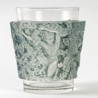 Vase &quot;Bacchus&quot; verre blanc patiné bleu de René LALIQUE