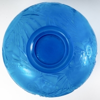 Vase &quot;Poissons&quot; verre bleu électrique patiné blanc de René LALIQUE