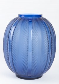 Vase « Biskra » verre bleu saphir de René LALIQUE