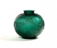 RENE LALIQUE (1860-1945)   Vase &quot;Poissons&quot;