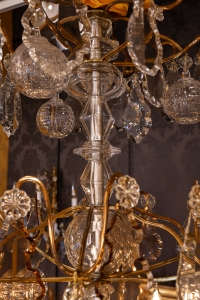Important lustre en bronze doré et décor de cristal taillé signé Baccarat vers 1880-1890