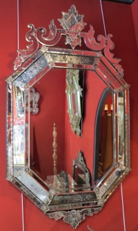 Miroir Vénitien Octogonal Avec Couronne